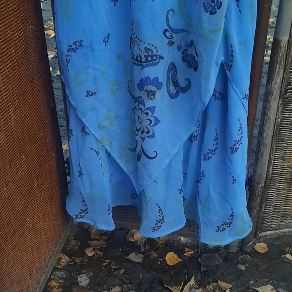 Mlle Gabrielle Floral Maxi Dress - Picture 6 of 6